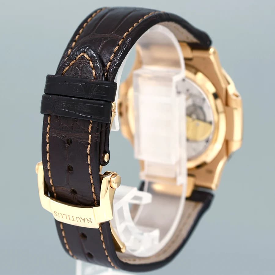 Patek Philippe Nautilus 5712R Moonphase Rose Gold — фото 5