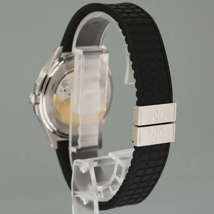 Patek Philippe Aquanaut 5065A Steel JUMBO Tritium — деталь